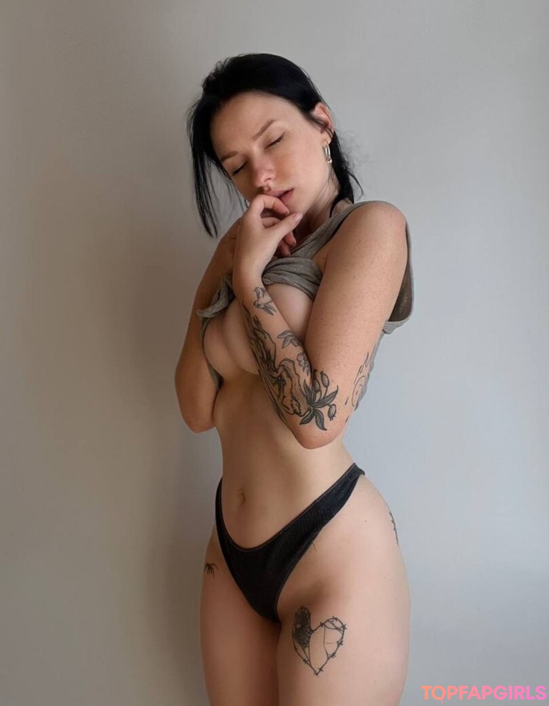 Naakte gelekte OnlyFans-foto van Innervus #1671