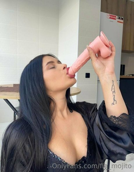 Naakte gelekte OnlyFans-foto van Fiamojito