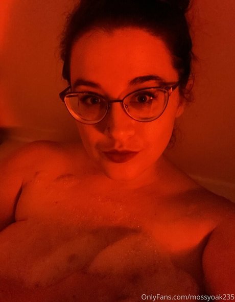 Naakte gelekte OnlyFans-foto van Mossyoak235