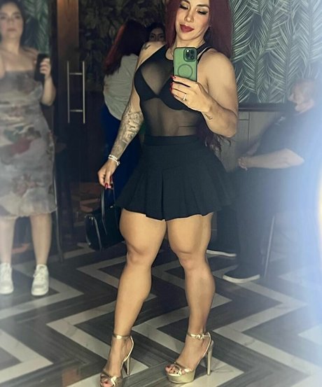 Naakte gelekte OnlyFans-foto van Evelyn Salomon