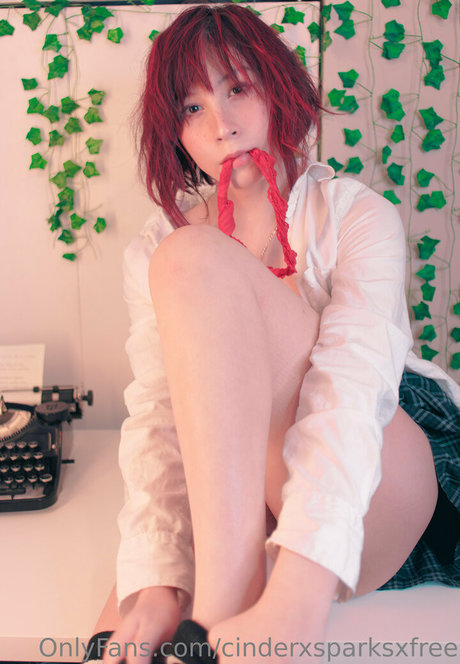 Naakte gelekte OnlyFans-foto van Cinderxsparksxfree