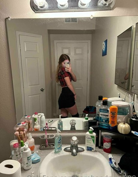 Naakte gelekte OnlyFans-foto van Sarahandryan228