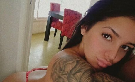Naakte gelekte OnlyFans-foto van Luciannaaaa