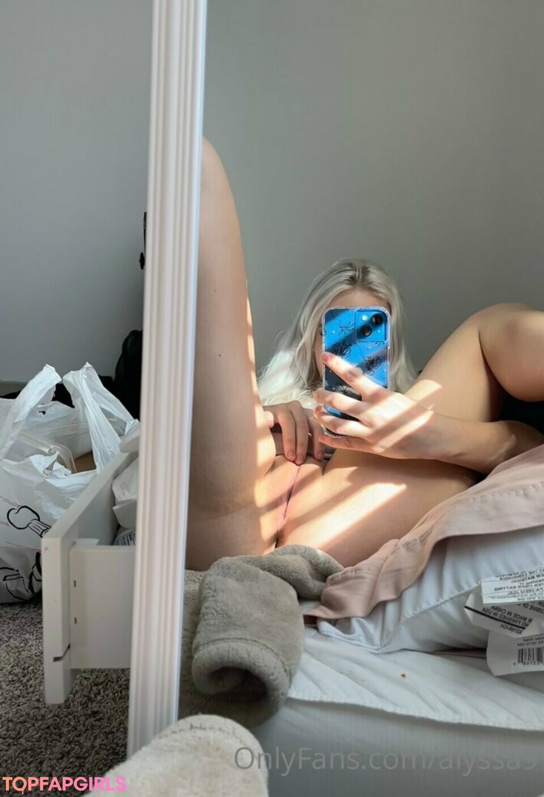 Naakte gelekte OnlyFans-foto van Alyssa9 #1055