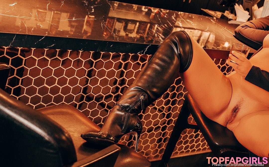 Naakte gelekte OnlyFans-foto van Vivi Fernandez #1211
