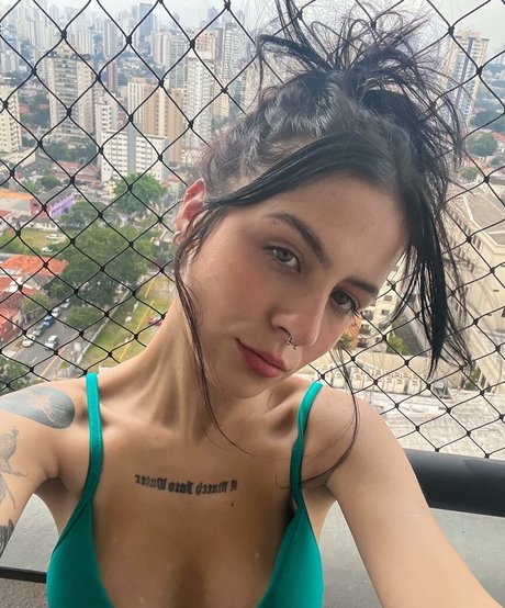 Naakte gelekte OnlyFans-foto van Doarda