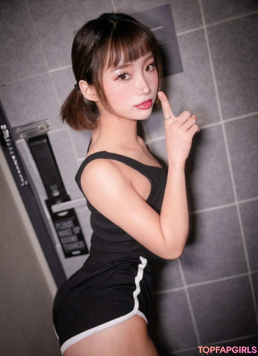 Naakte gelekte OnlyFans-foto van Korean Gravures #1011