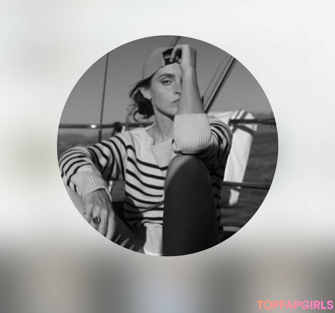 Naakte gelekte OnlyFans-foto van Emma Watson #1045