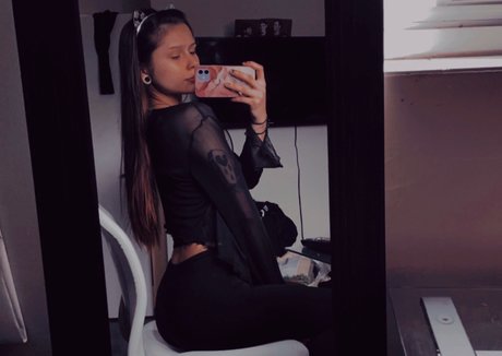 Naakte gelekte OnlyFans-foto van Sxvsy