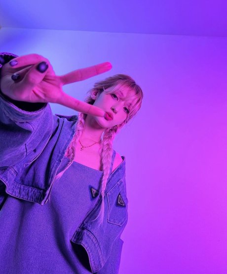 Naakte gelekte OnlyFans-foto van Jeon Somi