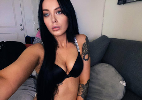 Naakte gelekte OnlyFans-foto van Deavanclegg1