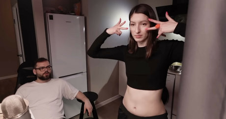Naakte gelekte OnlyFans-foto van Aloona Larionova