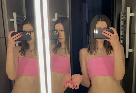 Naakte gelekte OnlyFans-foto van Aloona Larionova
