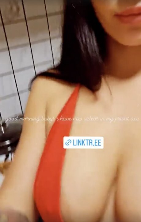 Naakte gelekte OnlyFans-foto van Missafroditax