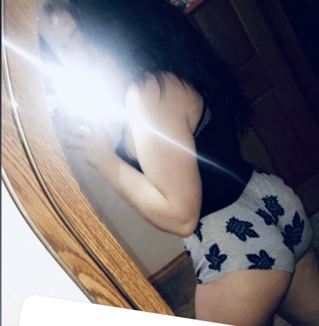 Naakte gelekte OnlyFans-foto van Idkkat95