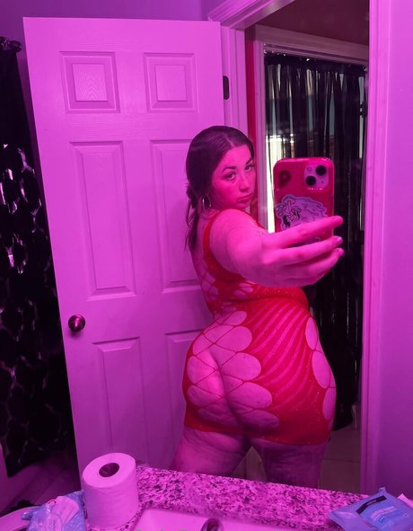 Naakte gelekte OnlyFans-foto van Trapqueenary