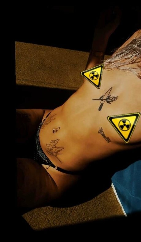 Naakte gelekte OnlyFans-foto van Barbikush