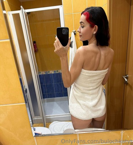 Naakte gelekte OnlyFans-foto van Bulochkatyt