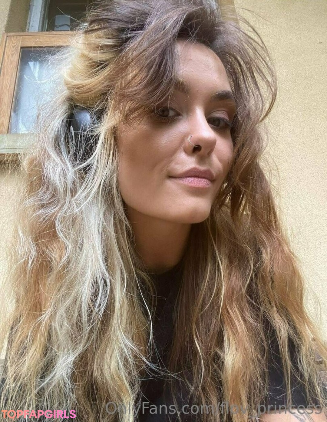 Naakte gelekte OnlyFans-foto van Flovprincess #1008