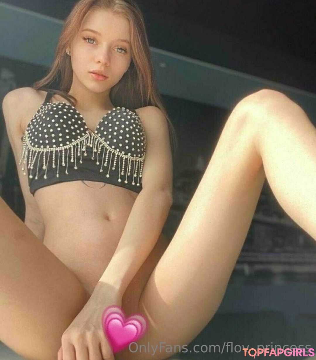Naakte gelekte OnlyFans-foto van Flovprincess #1059