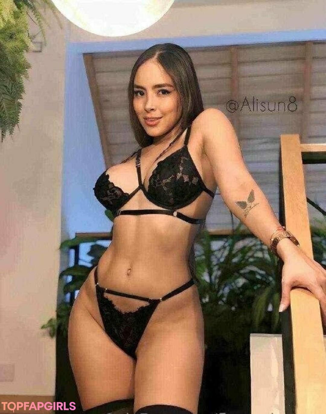 Naakte gelekte OnlyFans-foto van Flovprincess #1139
