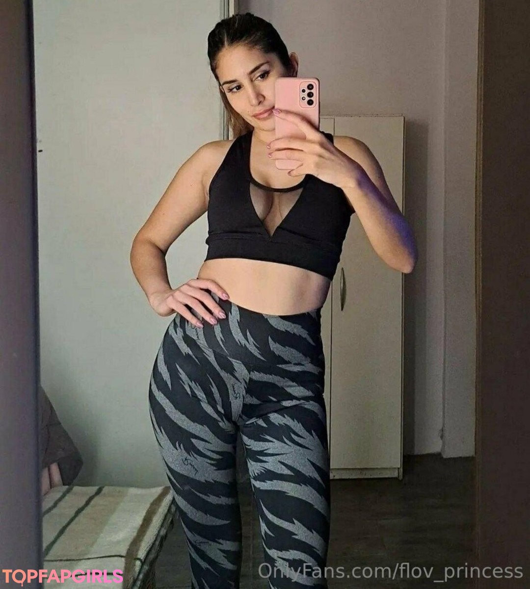 Naakte gelekte OnlyFans-foto van Flovprincess #1228