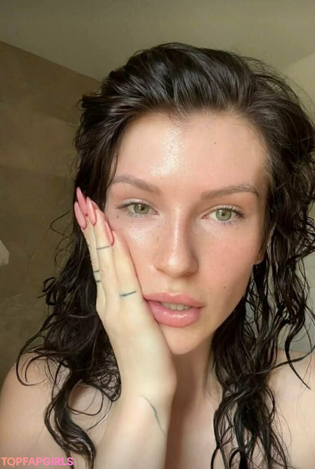 Naakte gelekte OnlyFans-foto van Flovprincess #1408
