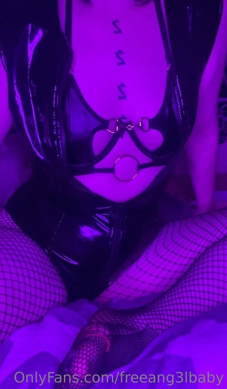 Naakte gelekte OnlyFans-foto van Freeang3lbaby