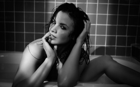 Naakte gelekte OnlyFans-foto van Katrina Law