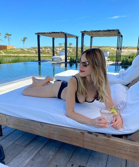 Naakte gelekte OnlyFans-foto van Halston Sage