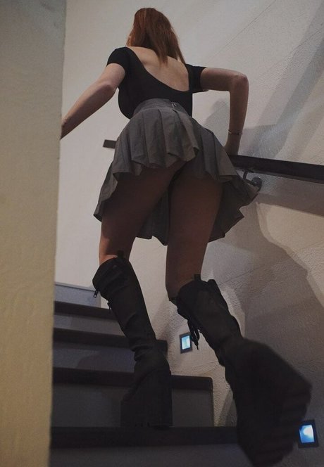 Naakte gelekte OnlyFans-foto van Renata Ri