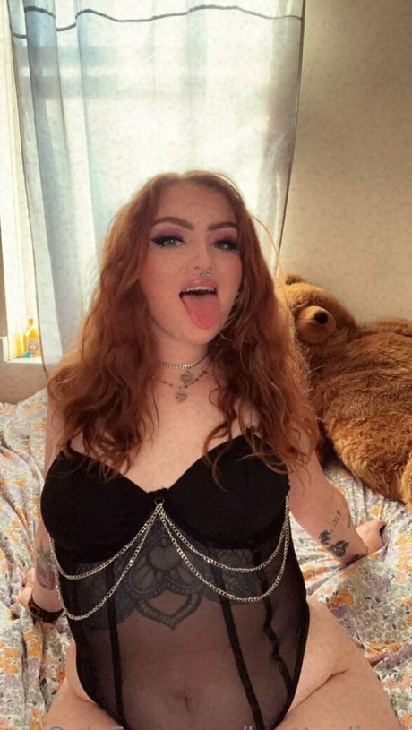 Naakte gelekte OnlyFans-foto van Brattyelinor