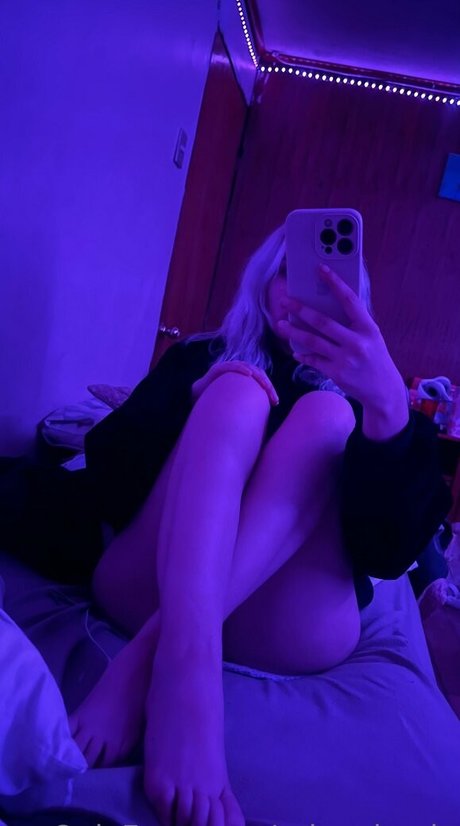 Naakte gelekte OnlyFans-foto van Urlovelymia
