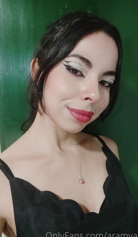 Naakte gelekte OnlyFans-foto van Aramya