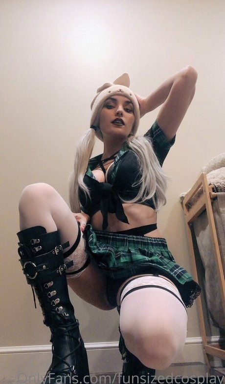 Naakte gelekte OnlyFans-foto van Funsizedcosplay