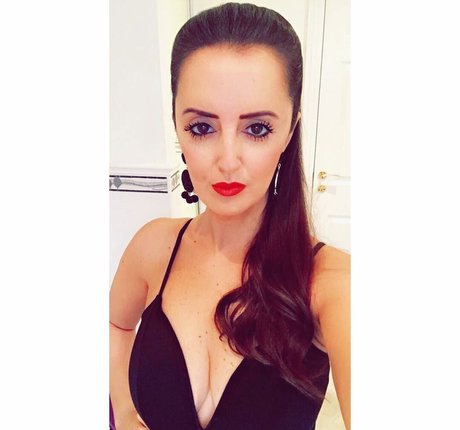Naakte gelekte OnlyFans-foto van Melanie M