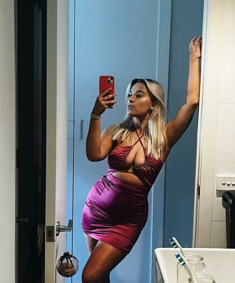 Naakte gelekte OnlyFans-foto van Lavender Baj