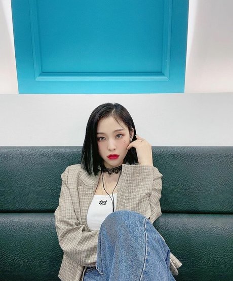 Naakte gelekte OnlyFans-foto van Womenkpop