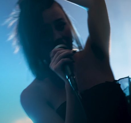 Naakte gelekte OnlyFans-foto van Audra Miller