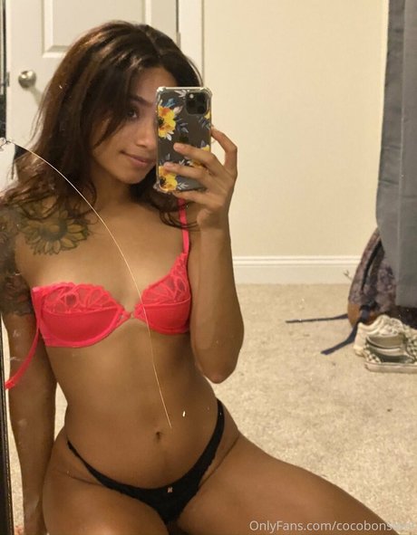 Naakte gelekte OnlyFans-foto van Cocoboncoco