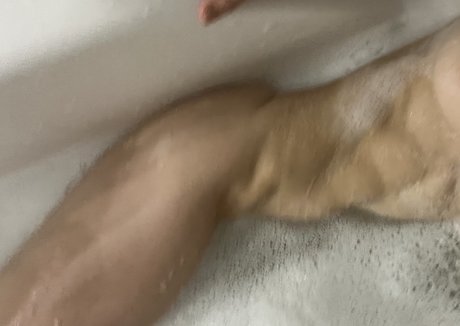 Naakte gelekte OnlyFans-foto van Toma Efremova