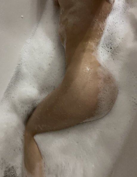 Naakte gelekte OnlyFans-foto van Toma Efremova