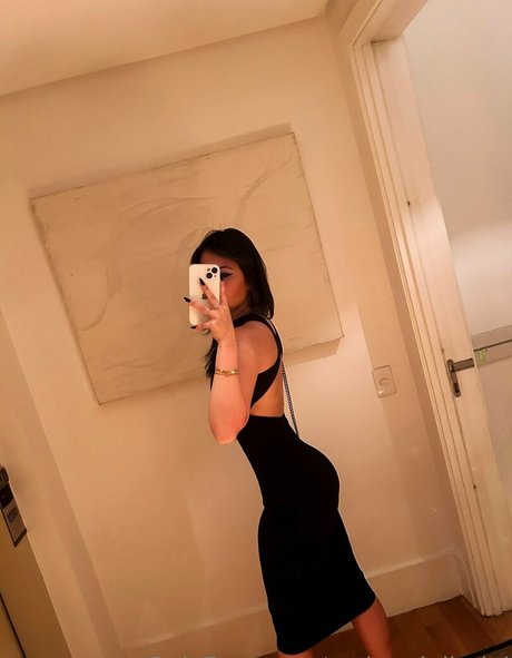 Naakte gelekte OnlyFans-foto van Catherine Migliorini