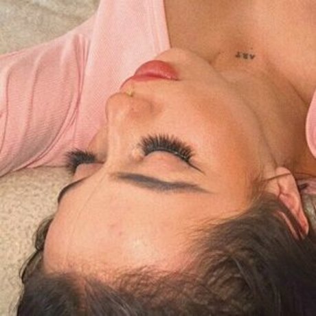 Naakte gelekte OnlyFans-foto van Majo1