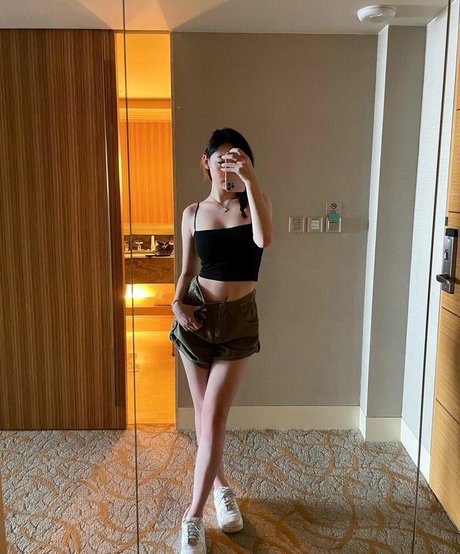 Naakte gelekte OnlyFans-foto van Issfanfan
