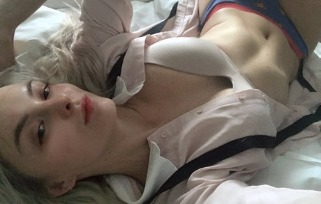 Naakte gelekte OnlyFans-foto van Sophie Katssby