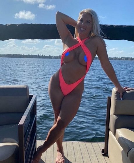 Naakte gelekte OnlyFans-foto van Courtneyanntt
