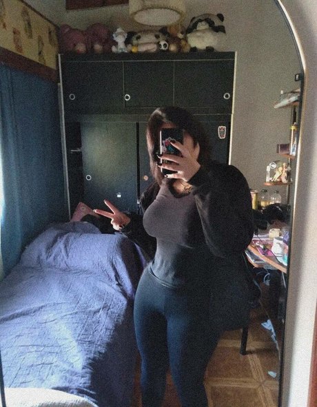 Naakte gelekte OnlyFans-foto van Aby Dazai