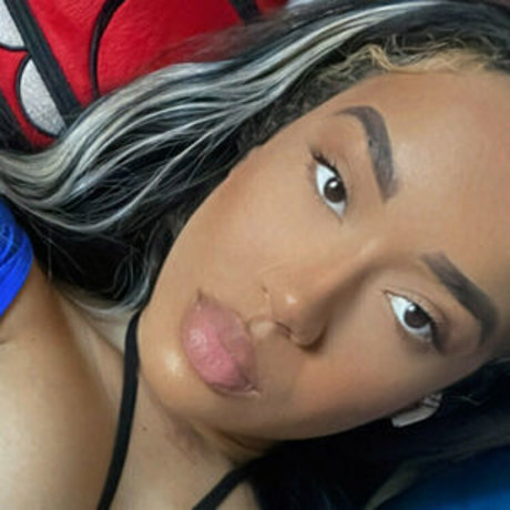 Naakte gelekte OnlyFans-foto van Kbabyyyxxx