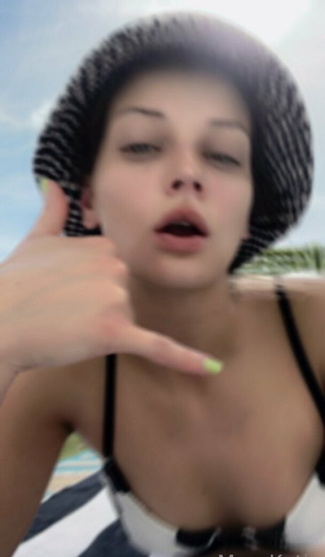 Naakte gelekte OnlyFans-foto van Morekatie